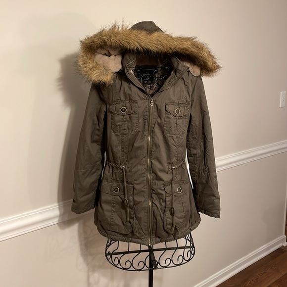 Womens ROYALTY FOR ME Military Green Jacket Faux Fur Womens sz Petite Large NWT - Picture 1 of 16